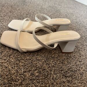 White square toe chunky heel